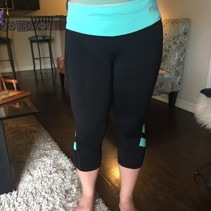 FILA sport workout leggin Aqua and black size sm
